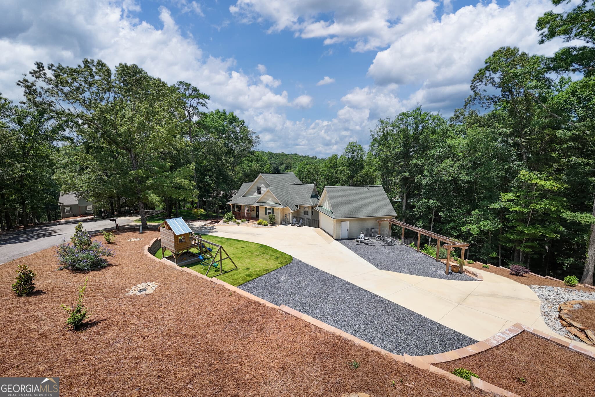 5 bedroom, 3.5 bathroom, 3,316 sq ft single family residence for sale at 70 Camellia Lane, Wedowee, AL 36278 — photo 8