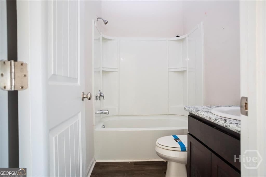 5 bedroom, 3 bathroom single family residence for sale at 122 Joann Lewis Lane, Hinesville, GA 31313 — photo 5