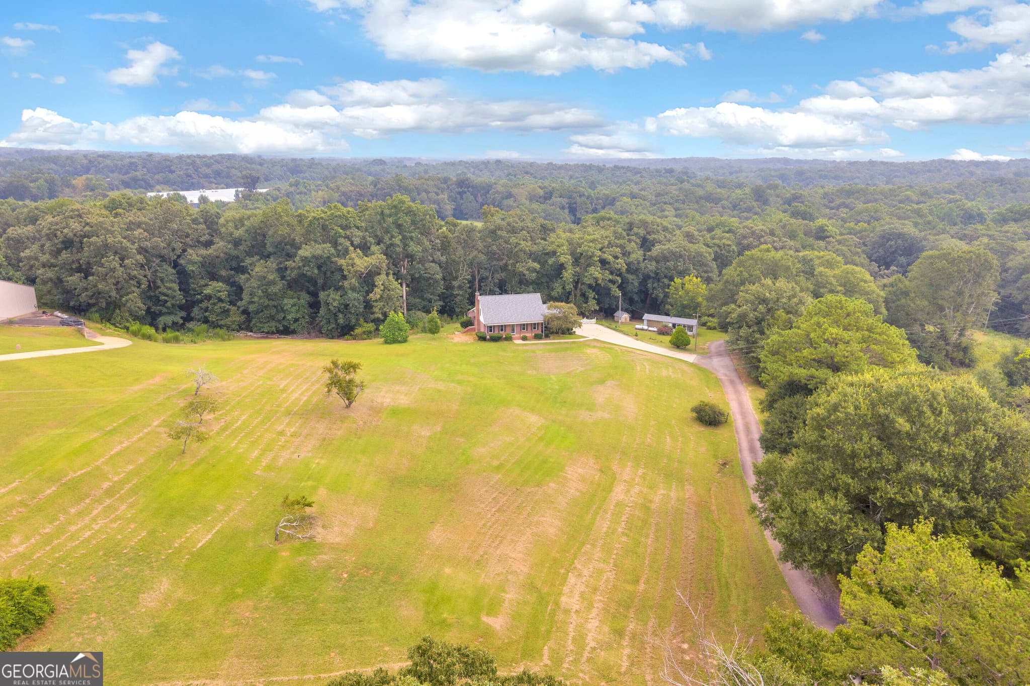 3 bedroom, 2 bathroom, 1,739 sq ft single family residence for sale at 3272 Horace Road, Bowman, GA 30624 — photo 3