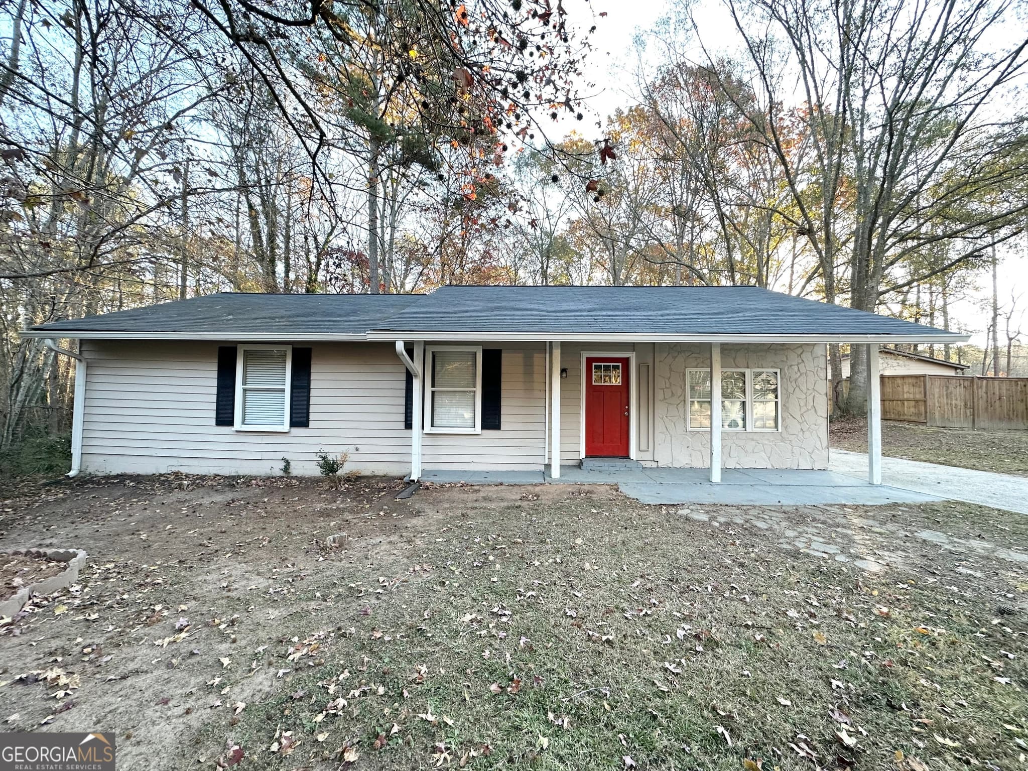 4 bedroom, 1.5 bathroom, 1,406 sq ft single family residence for sale at 4864 Brookstone Parkway, Ellenwood, GA 30294 — photo 2