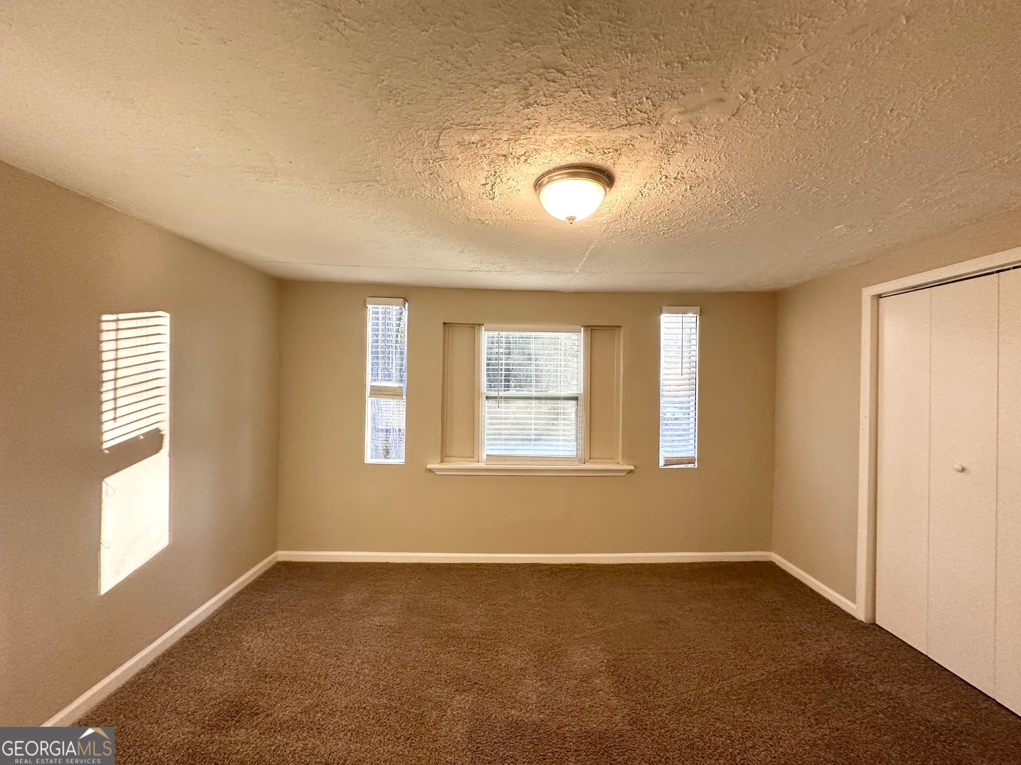 4 bedroom, 1.5 bathroom, 1,406 sq ft single family residence for sale at 4864 Brookstone Parkway, Ellenwood, GA 30294 — photo 7