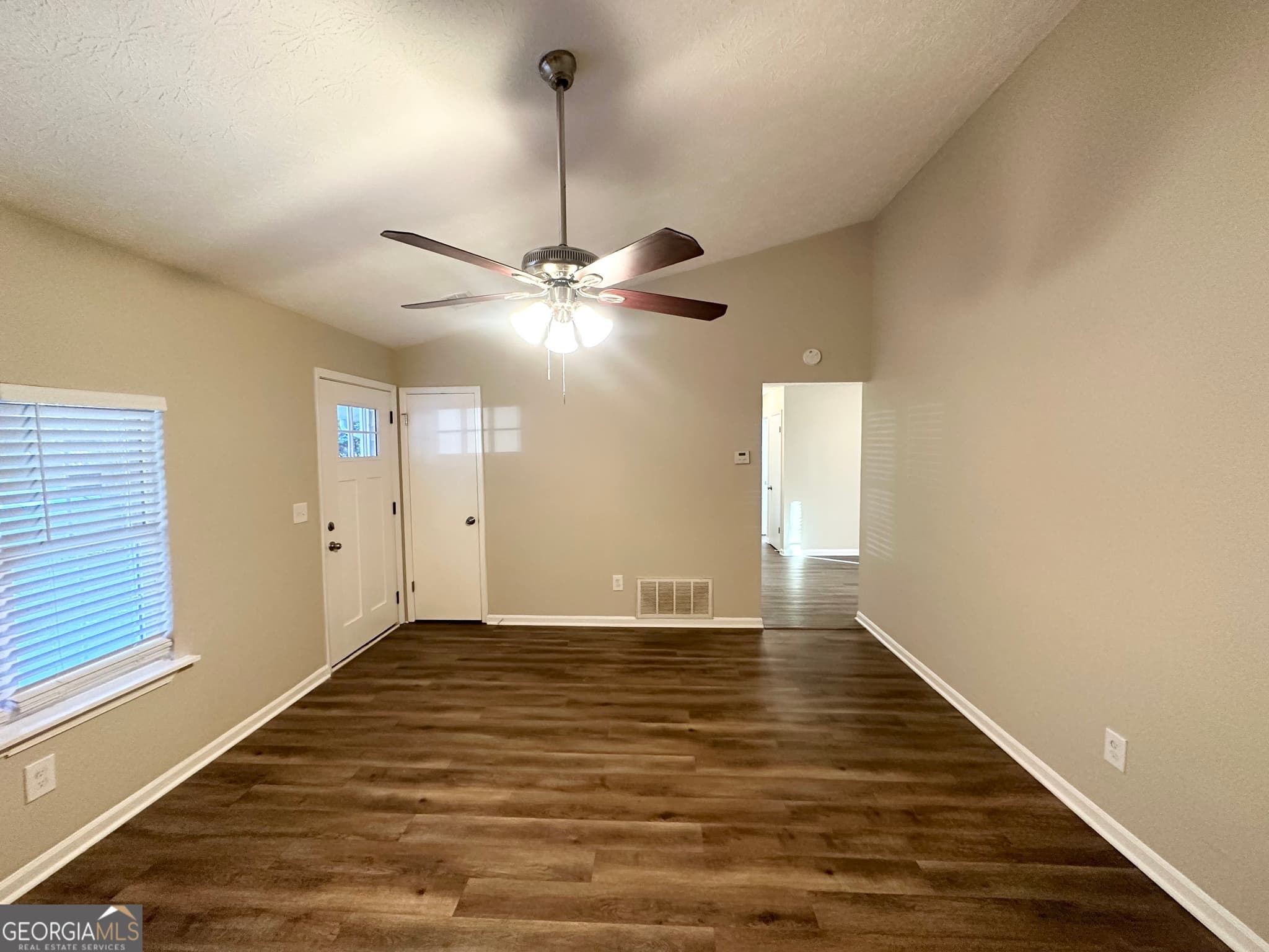 4 bedroom, 1.5 bathroom, 1,406 sq ft single family residence for sale at 4864 Brookstone Parkway, Ellenwood, GA 30294 — photo 3