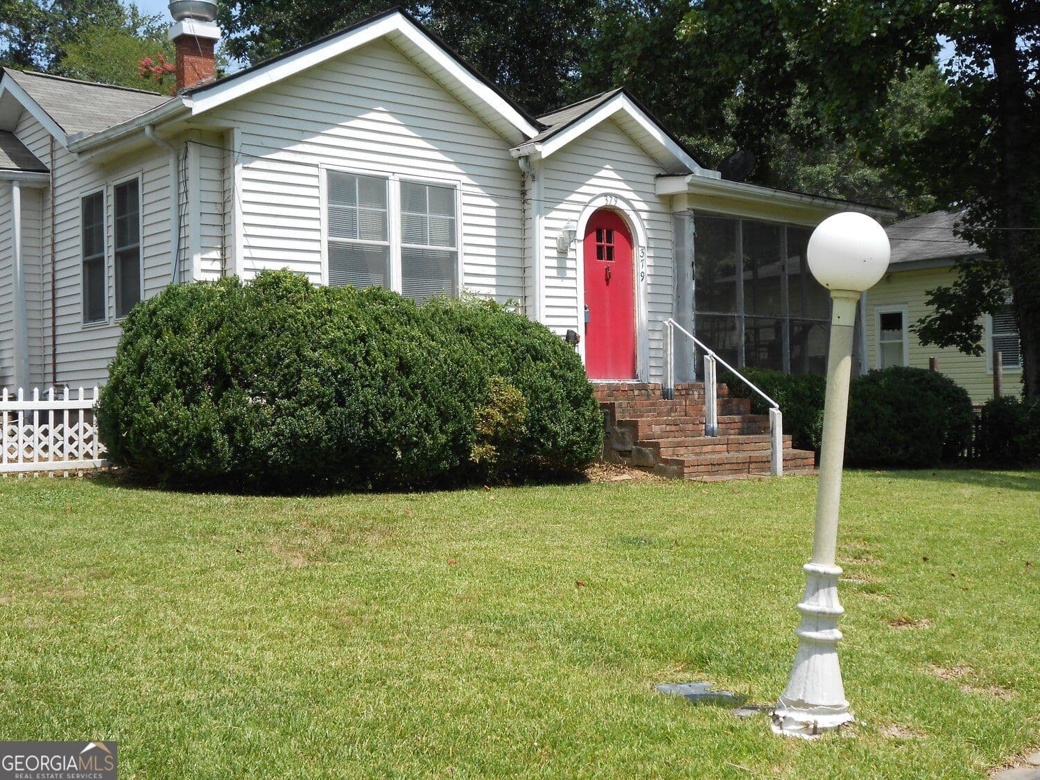 2 bedroom, 2 bathroom, 1,801 sq ft single family residence for sale at 379 Warwoman Road, Clayton, GA 30525 — photo 2