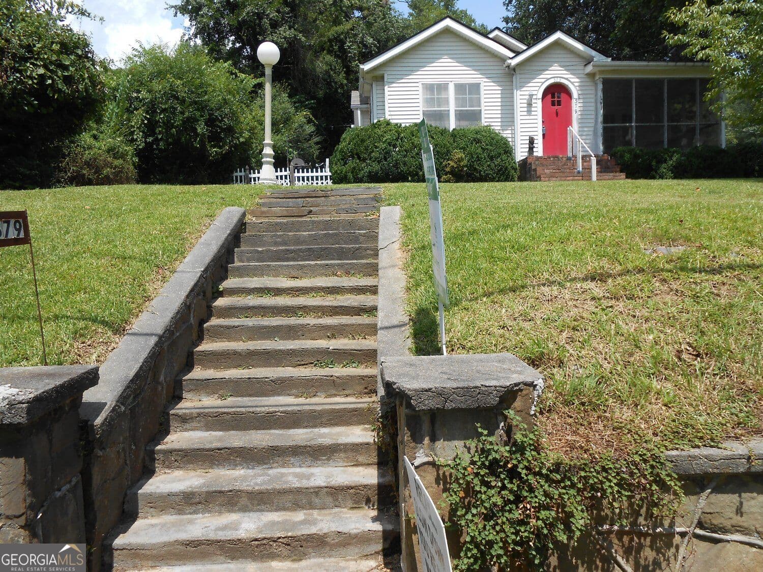 2 bedroom, 2 bathroom, 1,801 sq ft single family residence for sale at 379 Warwoman Road, Clayton, GA 30525 — photo 3