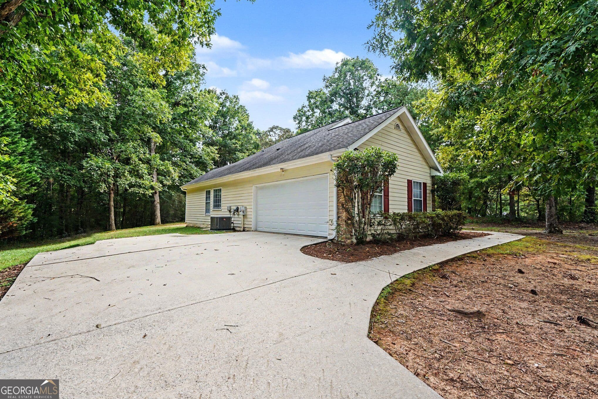 3 bedroom, 2 bathroom, 1,585 sq ft single family residence for sale at 3962 Clairmont Court, Bethlehem, GA 30620 — photo 7