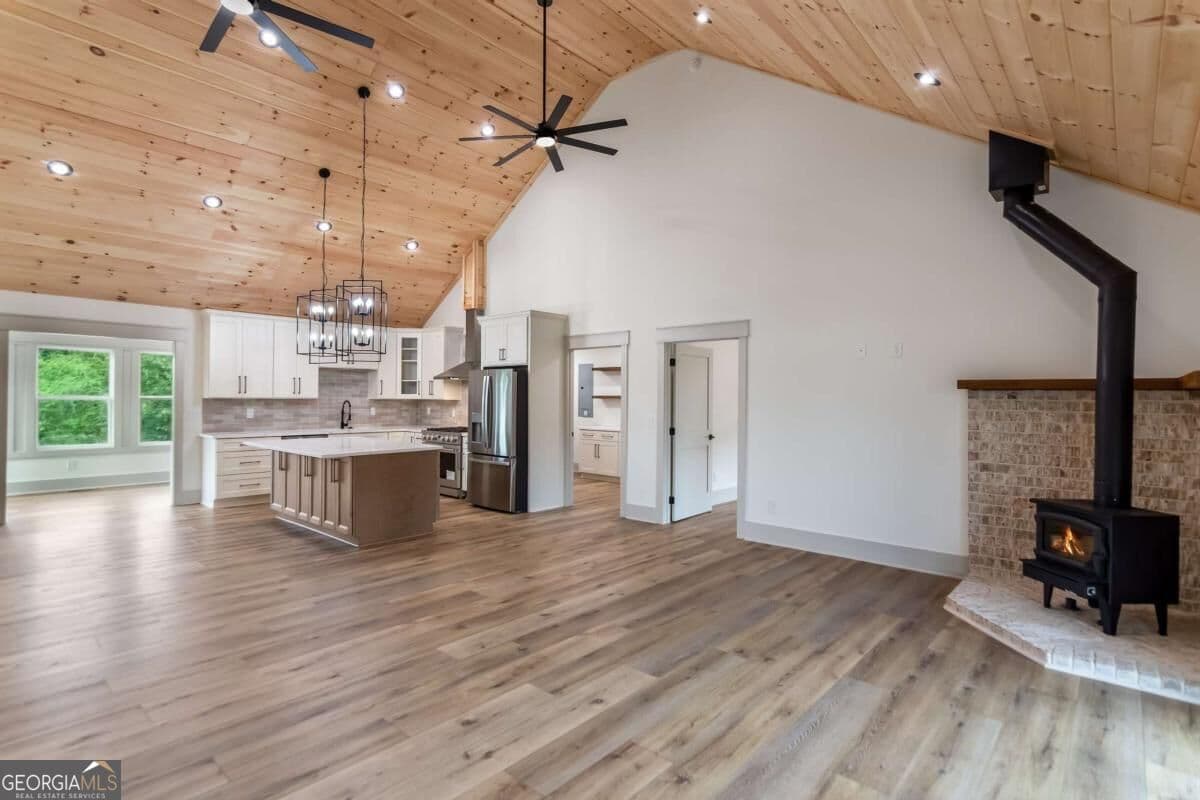 3 bedroom, 2 bathroom, 2,528 sq ft single family residence for sale at 304 Rhinehart Drive, Ranger, GA 30734 — photo 8