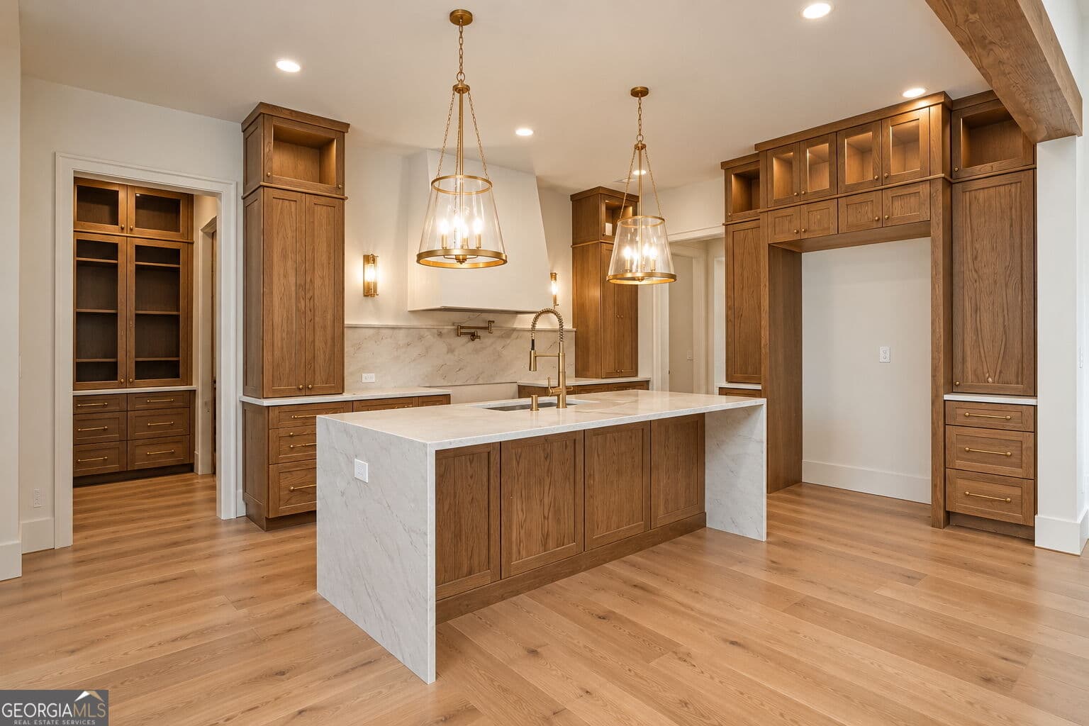 5 bedroom, 6 bathroom, 5,630 sq ft single family residence for sale at 233 Reynolds Drive, Eatonton, GA 31024 — photo 4