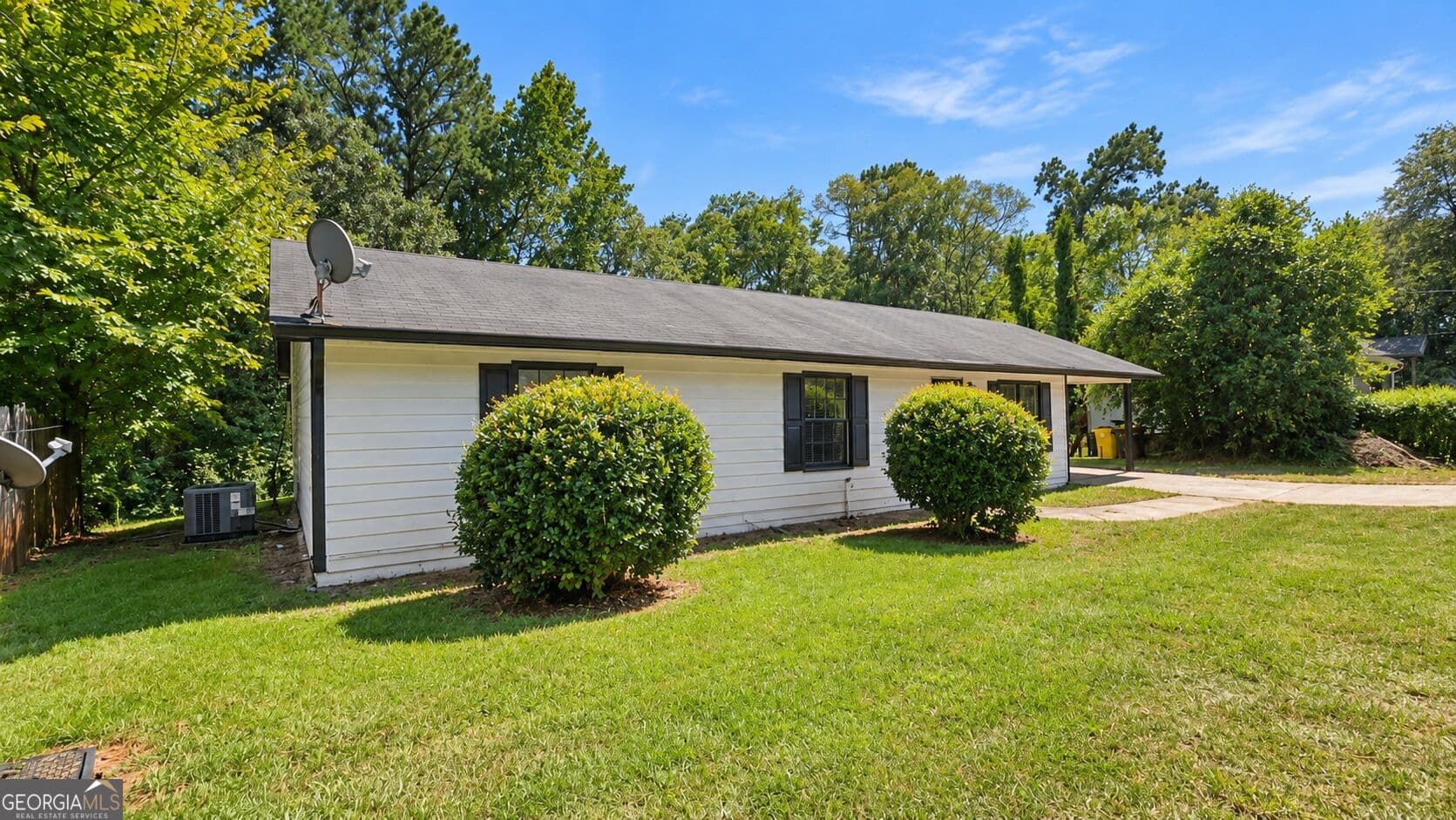3 bedroom, 2 bathroom, 1,200 sq ft single family residence for sale at 474 W Main Street, Forsyth, GA 31029 — photo 2