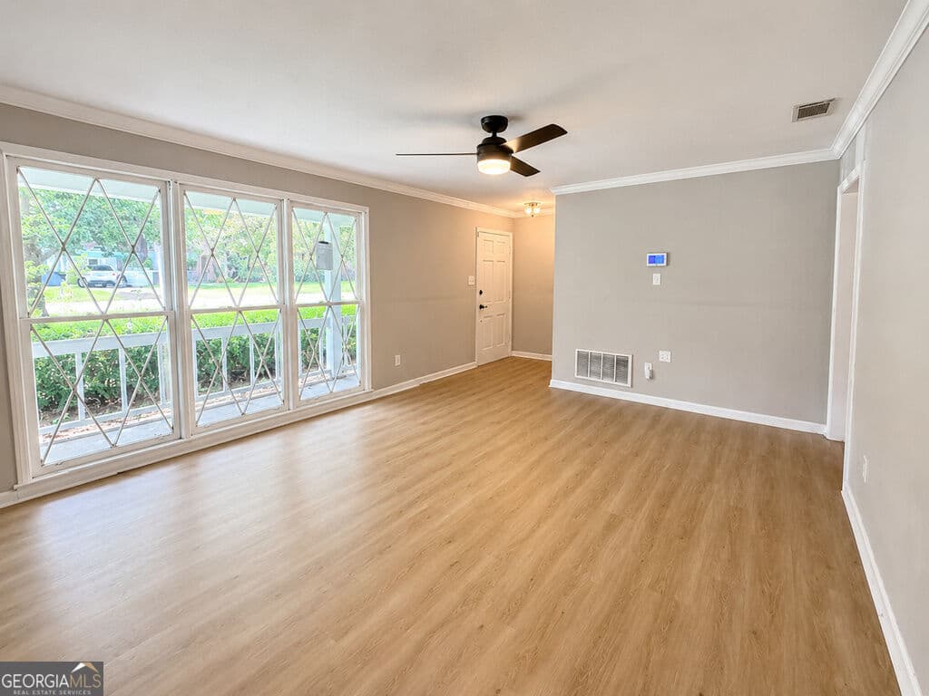 3 bedroom, 2 bathroom, 1,176 sq ft single family residence for sale at 508 Red Oak Drive, Savannah, GA 31419 — photo 2