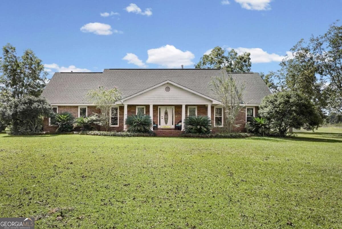 5 bedroom, 4 bathroom, 4,784 sq ft single family residence for sale at 1024 Ten Mile Road, Fitzgerald, GA 31750 — photo 2