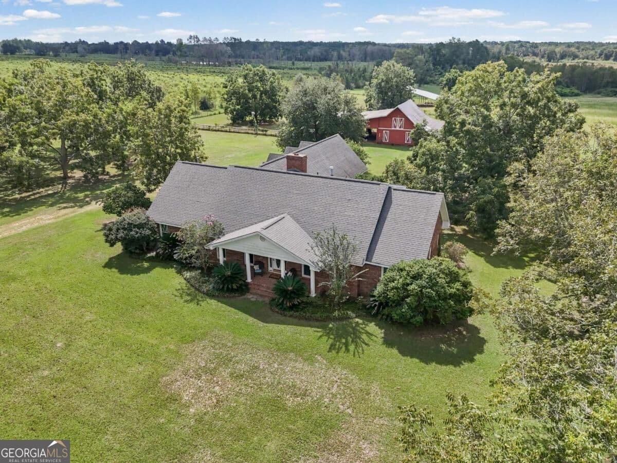 5 bedroom, 4 bathroom, 4,784 sq ft single family residence for sale at 1024 Ten Mile Road, Fitzgerald, GA 31750 — photo 1 of 70