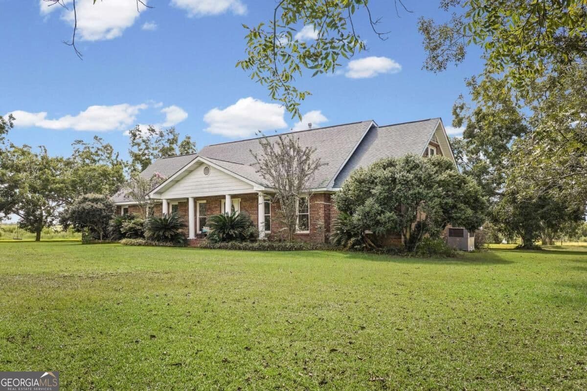 5 bedroom, 4 bathroom, 4,784 sq ft single family residence for sale at 1024 Ten Mile Road, Fitzgerald, GA 31750 — photo 4