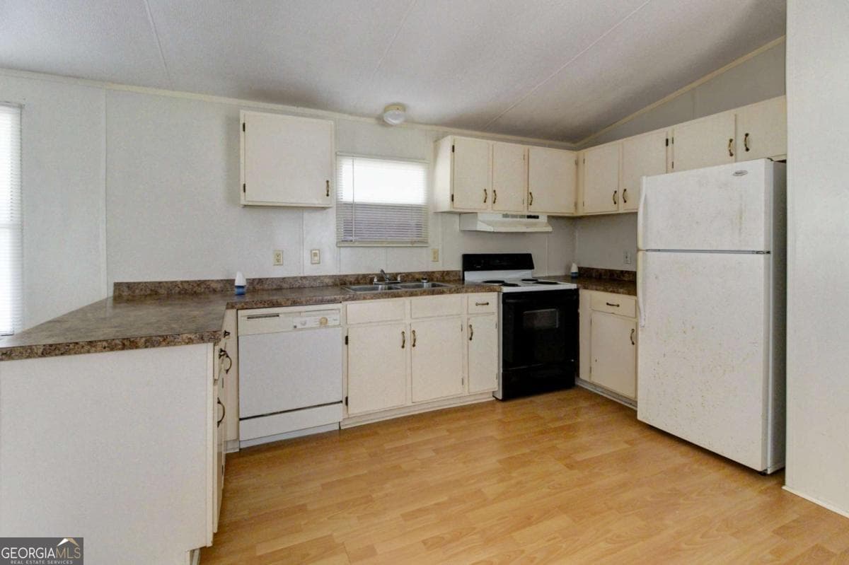 2 bedroom, 2 bathroom manufactured home,single family residence for sale at 3289 LOT B Eldora Road, Ellabell, GA 31308 — photo 7