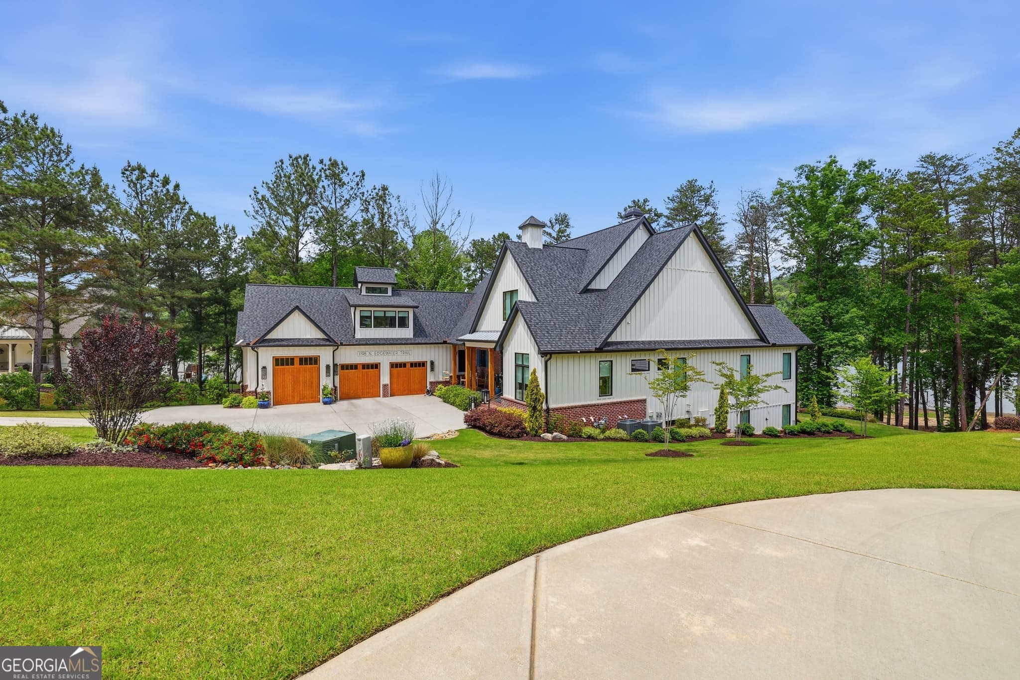7 bedroom, 7.5 bathroom, 7,090 sq ft single family residence for sale at 1198 N Edgewater Trail, Toccoa, GA 30577 — photo 2
