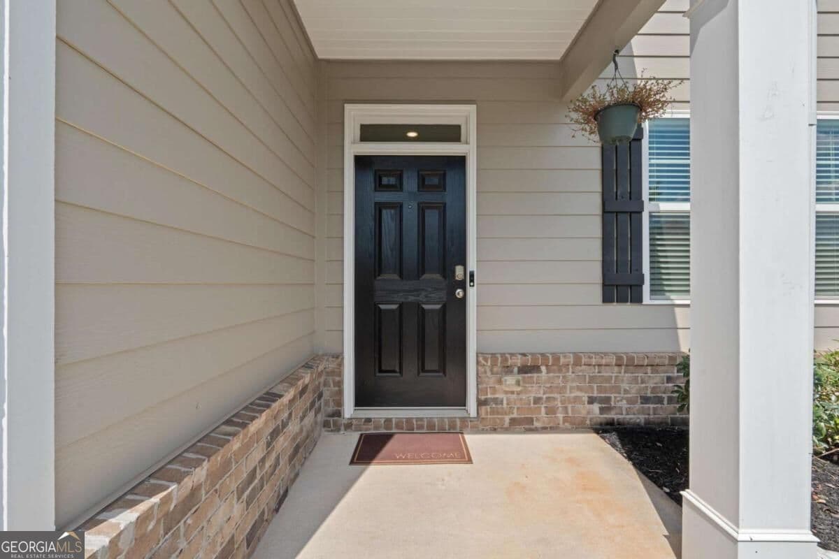 4 bedroom, 2.5 bathroom, 2,361 sq ft single family residence for rent at 258 Aster Avenue, Locust Grove, GA 30248 for $2,600 a month — photo 6