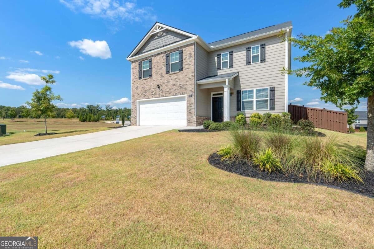 4 bedroom, 2.5 bathroom, 2,361 sq ft single family residence for rent at 258 Aster Avenue, Locust Grove, GA 30248 for $2,600 a month — photo 5