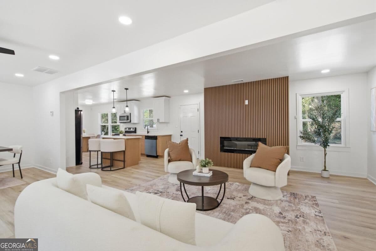 5 bedroom, 3 bathroom, 2,331 sq ft single family residence for sale at 4804 Thompson Mill Road 0, Lithonia, GA 30038 — photo 10