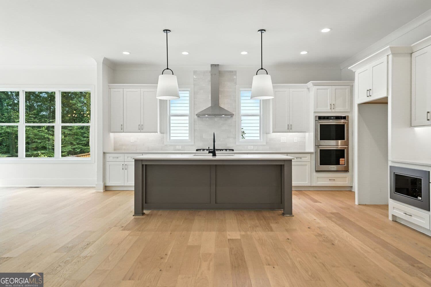 3 bedroom, 2.5 bathroom, 2,066 sq ft single family residence for sale at 1673 Crestridge Drive, Marietta, GA 30067 — photo 6