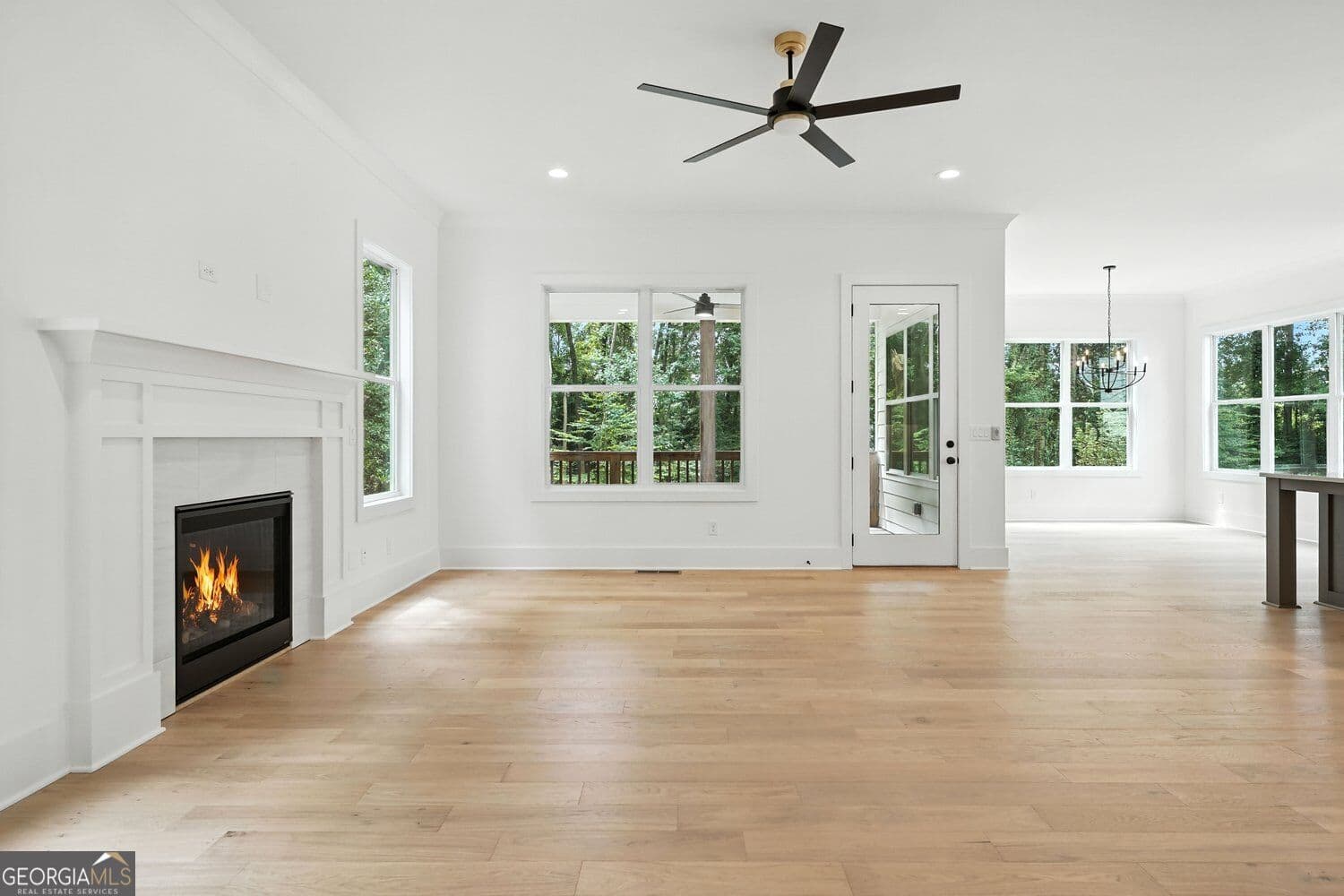 3 bedroom, 2.5 bathroom, 2,066 sq ft single family residence for sale at 1673 Crestridge Drive, Marietta, GA 30067 — photo 4
