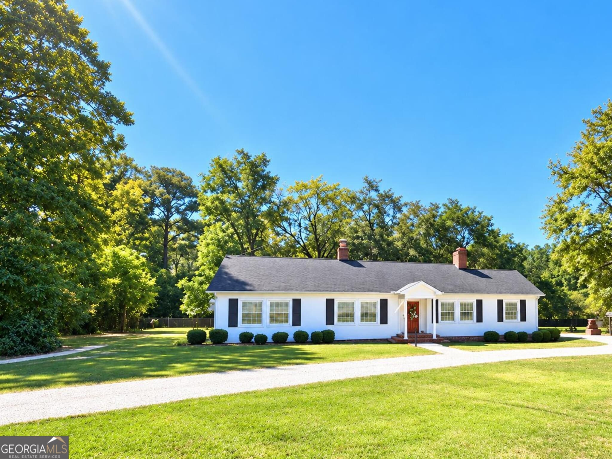 6 bedroom, 3 bathroom, 2,496 sq ft single family residence for sale at 352 S Dugger Avenue, Roberta, GA 31078