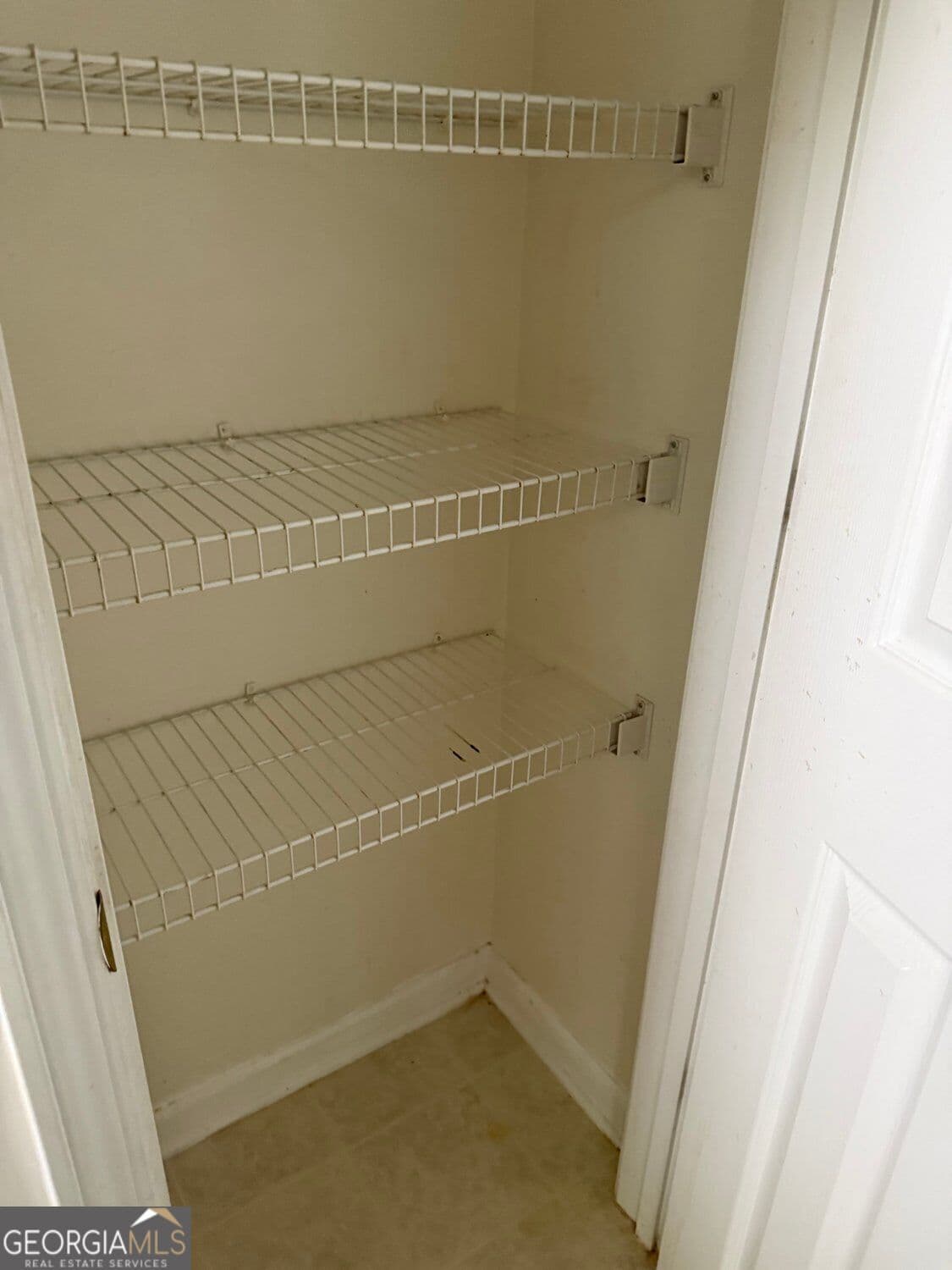 3 bedroom, 2.5 bathroom, 1,304 sq ft condominium for sale at 2502 Walden Lake Drive, Decatur, GA 30035 — photo 7