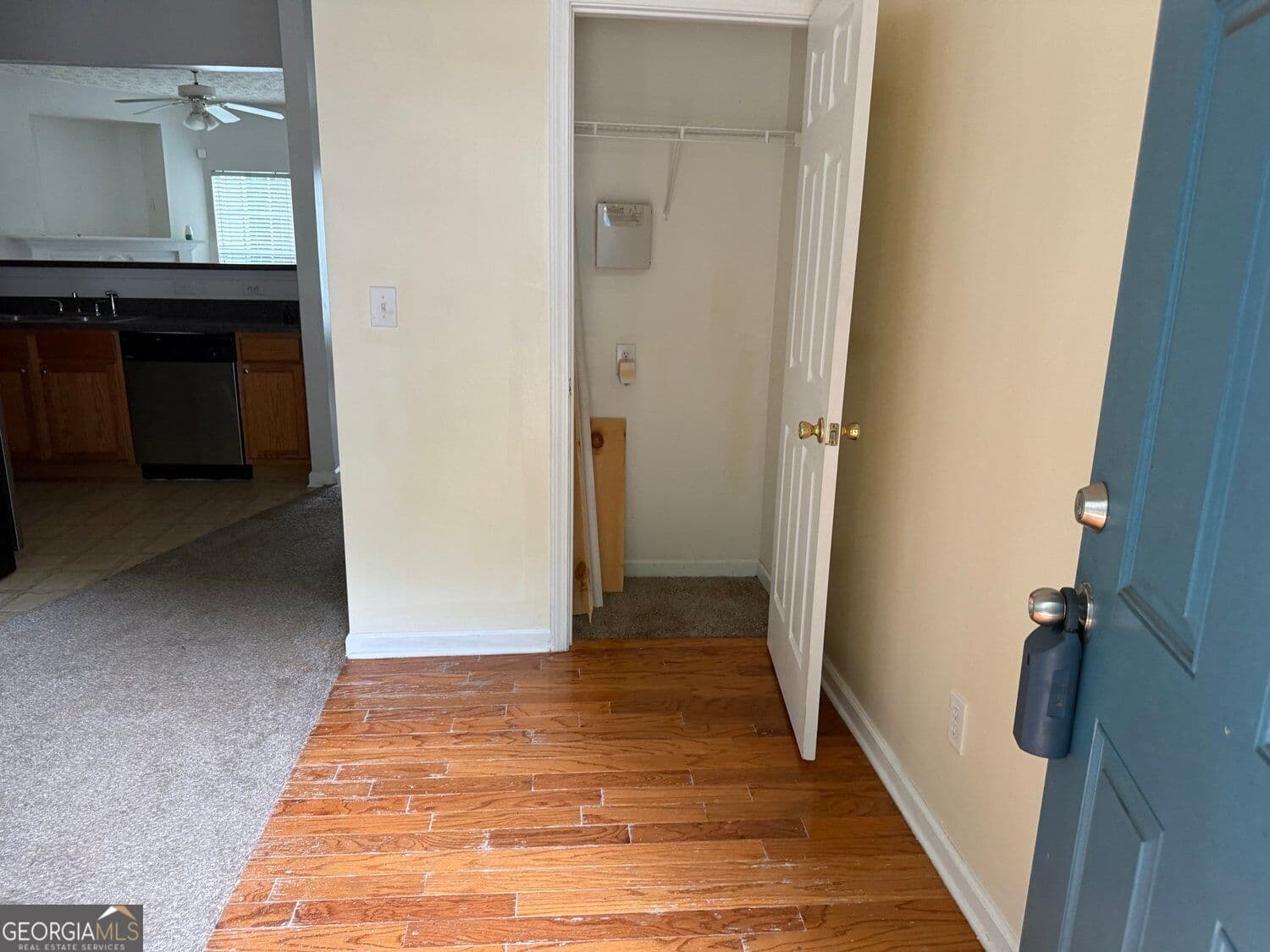 3 bedroom, 2.5 bathroom, 1,304 sq ft condominium for sale at 2502 Walden Lake Drive, Decatur, GA 30035 — photo 5