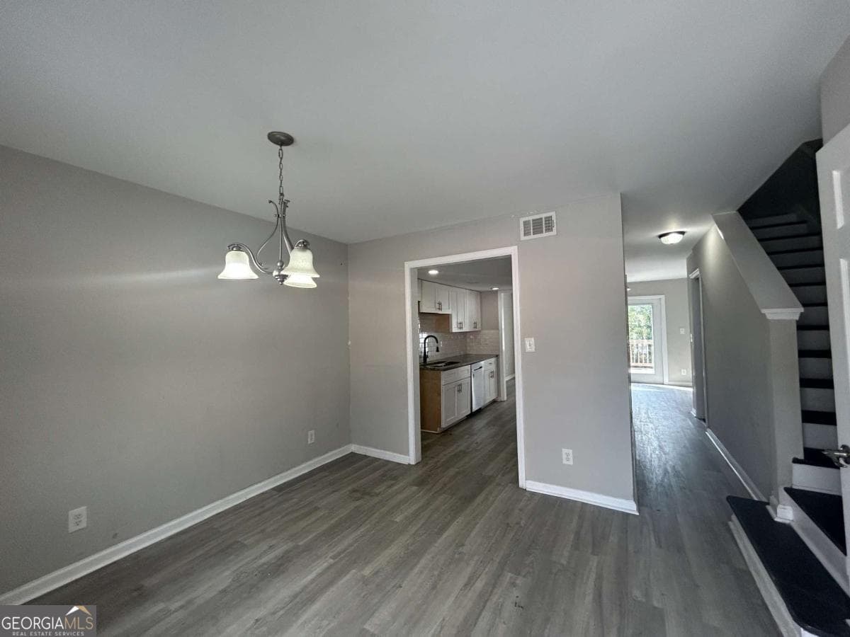 2 bedroom, 2.5 bathroom, 1,728 sq ft townhouse for sale at 2604 Campbellton Road H4, Atlanta, GA 30311 — photo 3