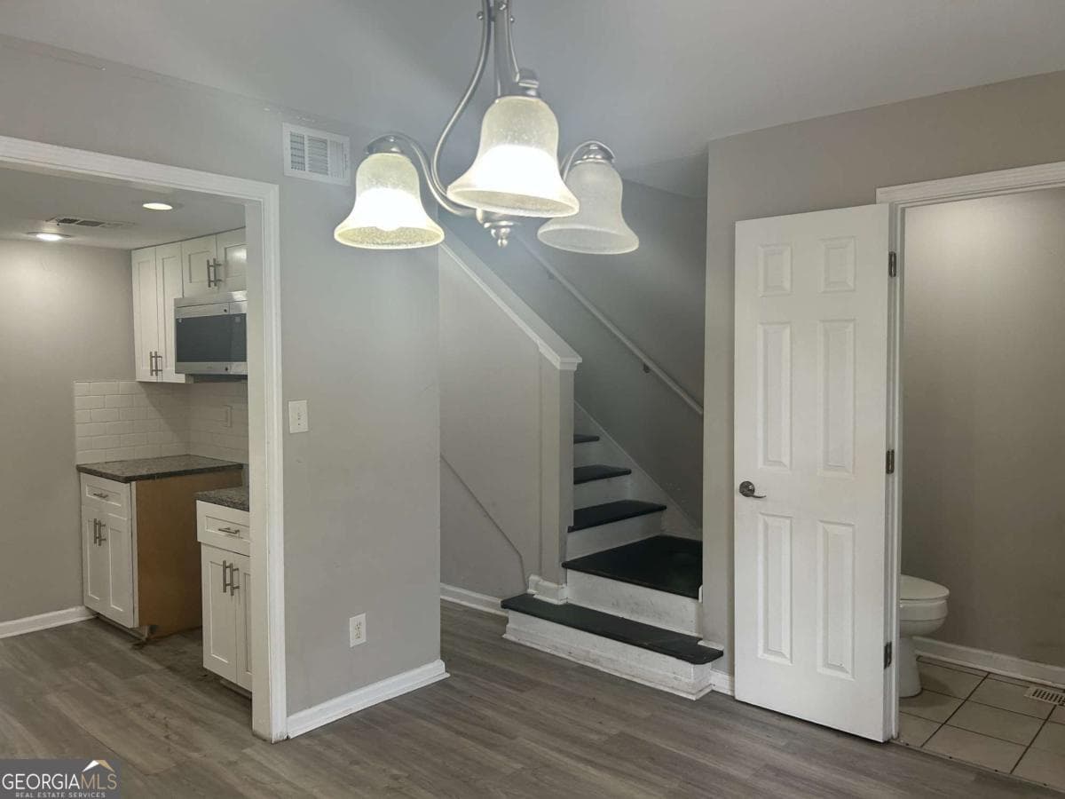 2 bedroom, 2.5 bathroom, 1,728 sq ft townhouse for sale at 2604 Campbellton Road H4, Atlanta, GA 30311 — photo 5