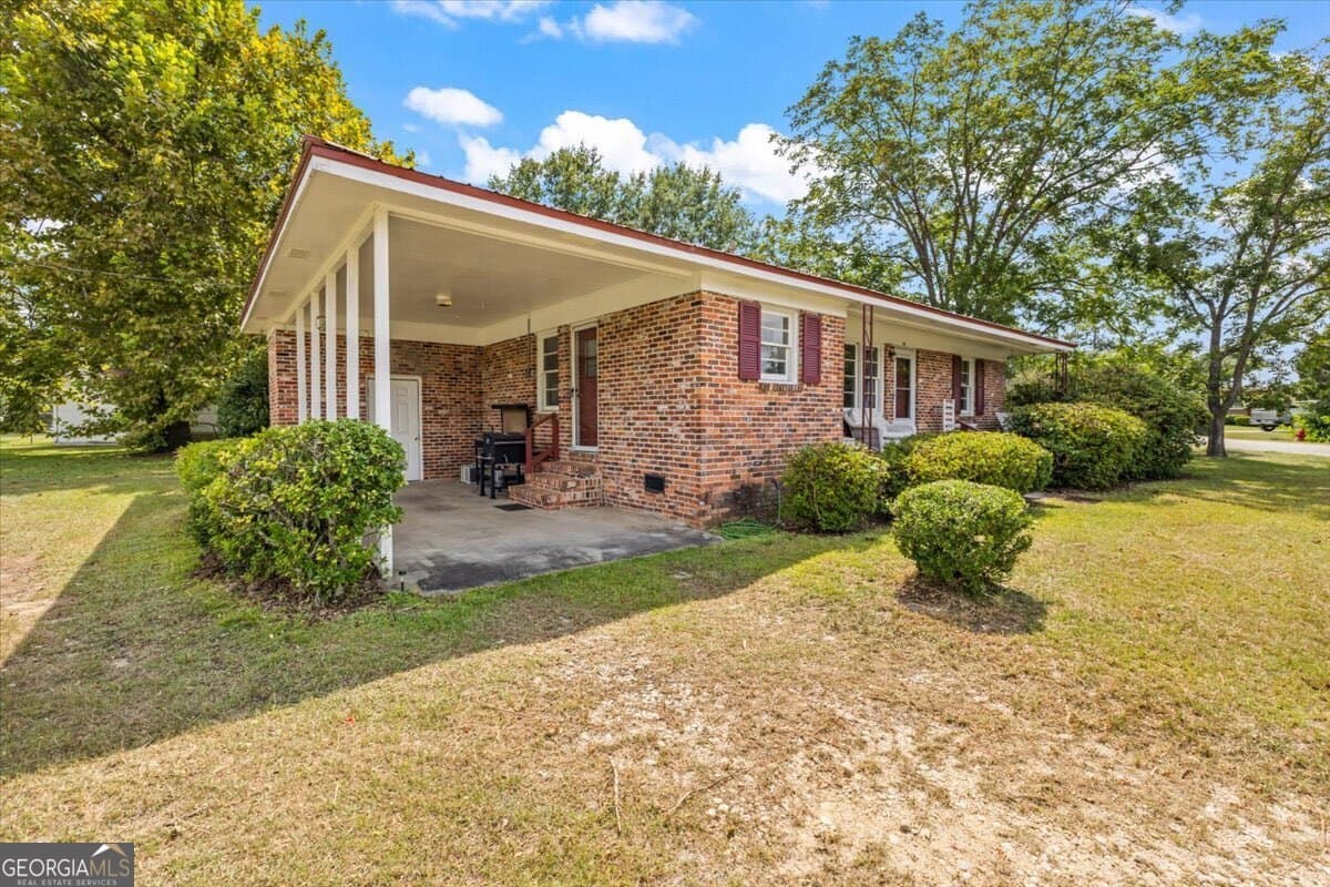 3 bedroom, 1 bathroom, 1,030 sq ft single family residence for sale at 155 Rainbow Ridge Road, Swainsboro, GA 30401 — photo 3