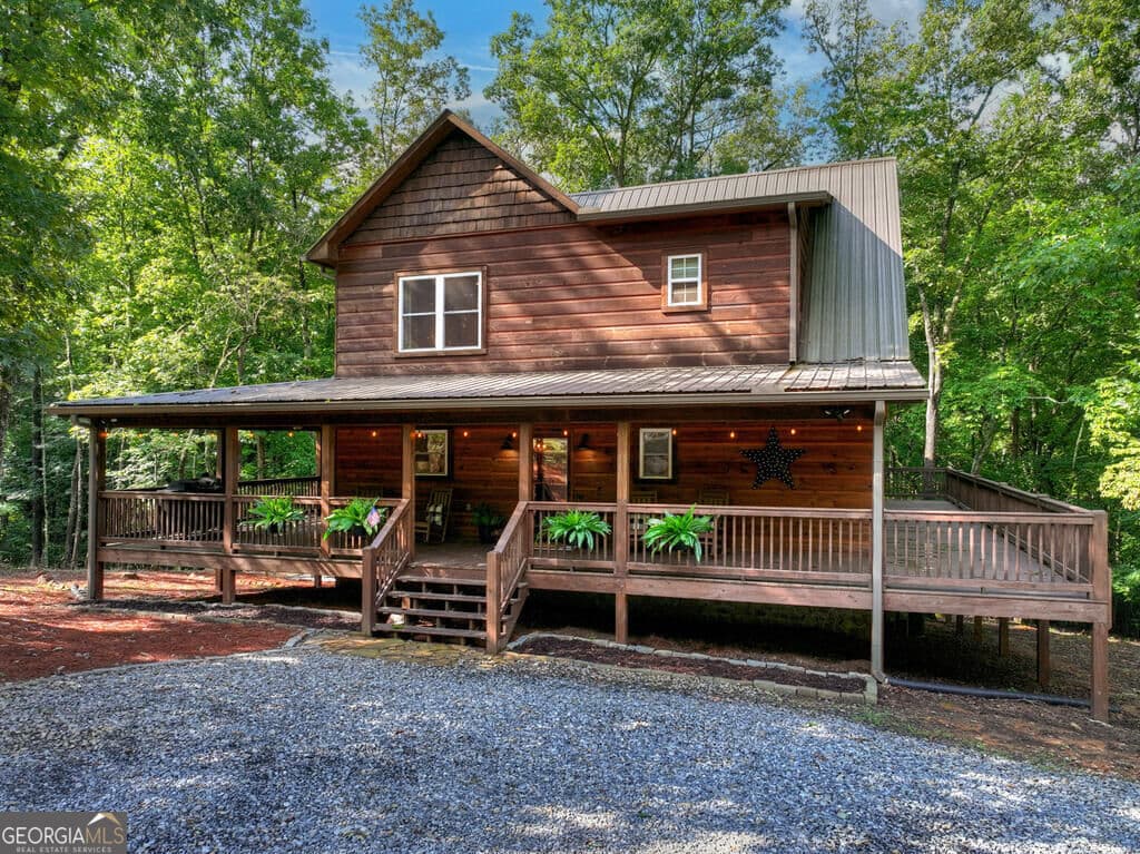 4 bedroom, 3 bathroom, 3,366 sq ft cabin,single family residence for sale at 467 Logan Drive, Mineral Bluff, GA 30559 — photo 2