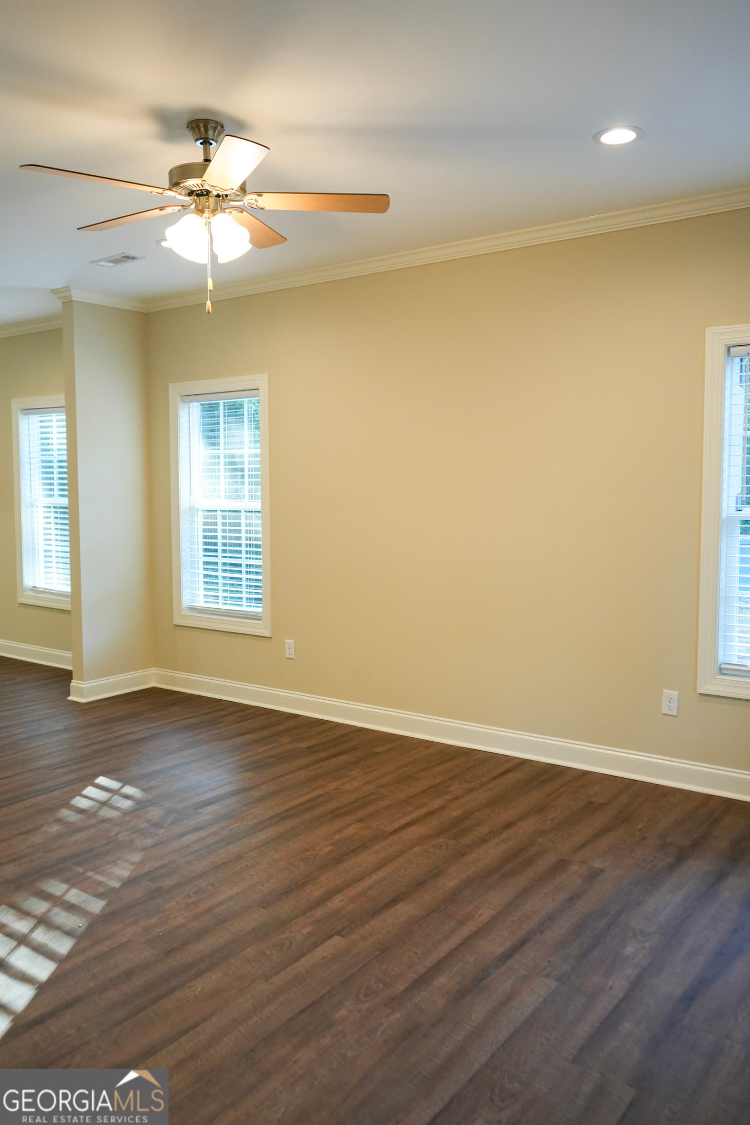 4 bedroom, 2.5 bathroom, 2,182 sq ft townhouse for sale at 118 Fox Fire Court, Dublin, GA 31021 — photo 6