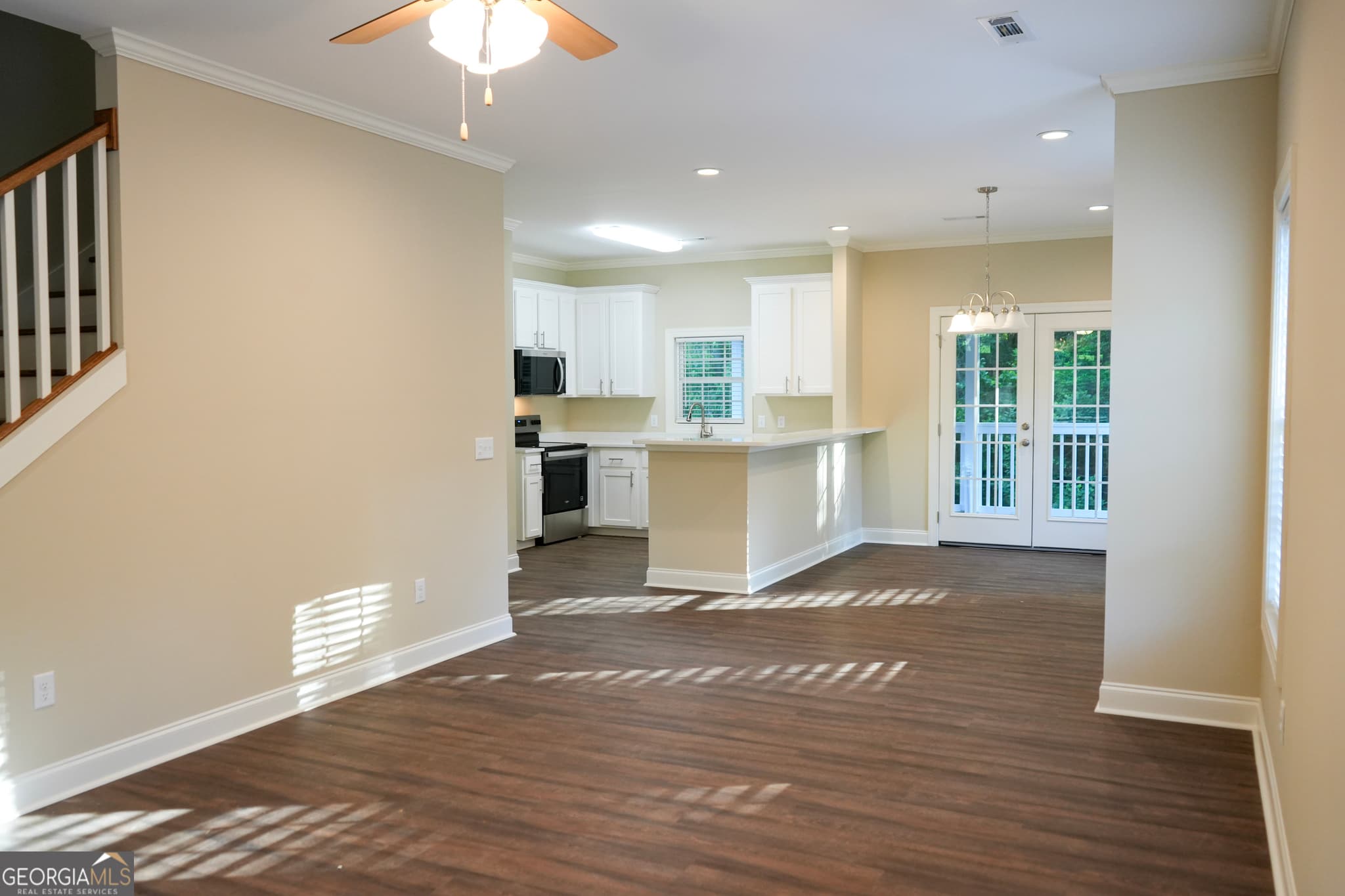 4 bedroom, 2.5 bathroom, 2,182 sq ft townhouse for sale at 118 Fox Fire Court, Dublin, GA 31021 — photo 7