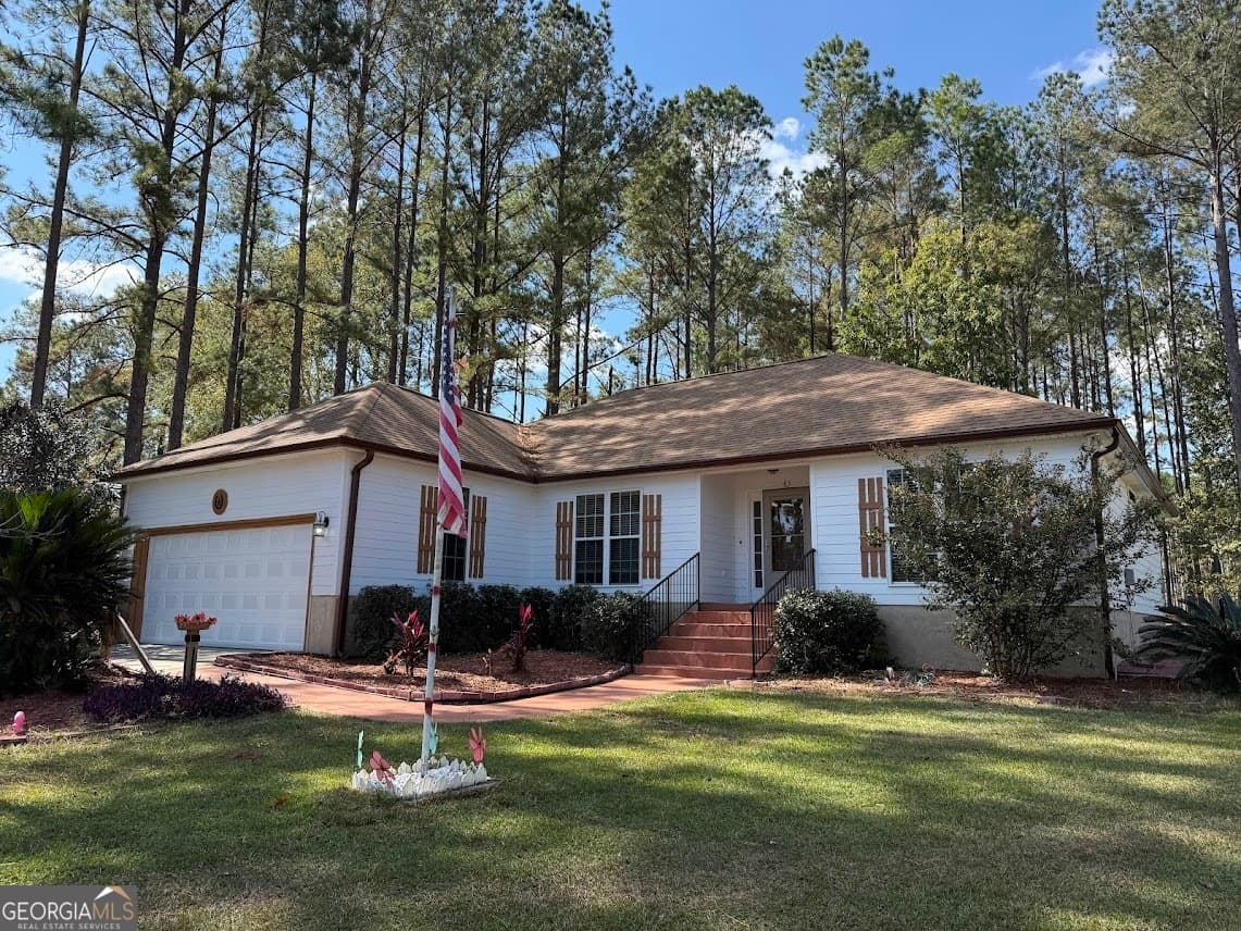 3 bedroom, 2 bathroom, 1,836 sq ft single family residence for sale at 3833 Chris Circle, Valdosta, GA 31605 — photo 2