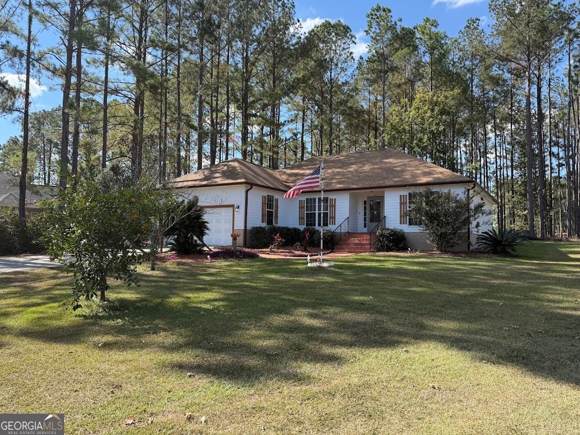 3 bedroom, 2 bathroom, 1,836 sq ft single family residence for sale at 3833 Chris Circle, Valdosta, GA 31605