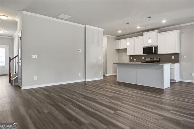 4 bedroom, 2.5 bathroom, 2,073 sq ft townhouse for rent at 5274 Fox Den Road, Oakwood, GA 30566 for $2,100 a month — photo 7