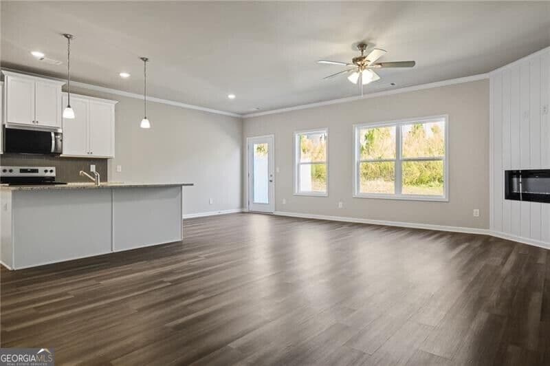 4 bedroom, 2.5 bathroom, 2,073 sq ft townhouse for rent at 5274 Fox Den Road, Oakwood, GA 30566 for $2,100 a month — photo 4