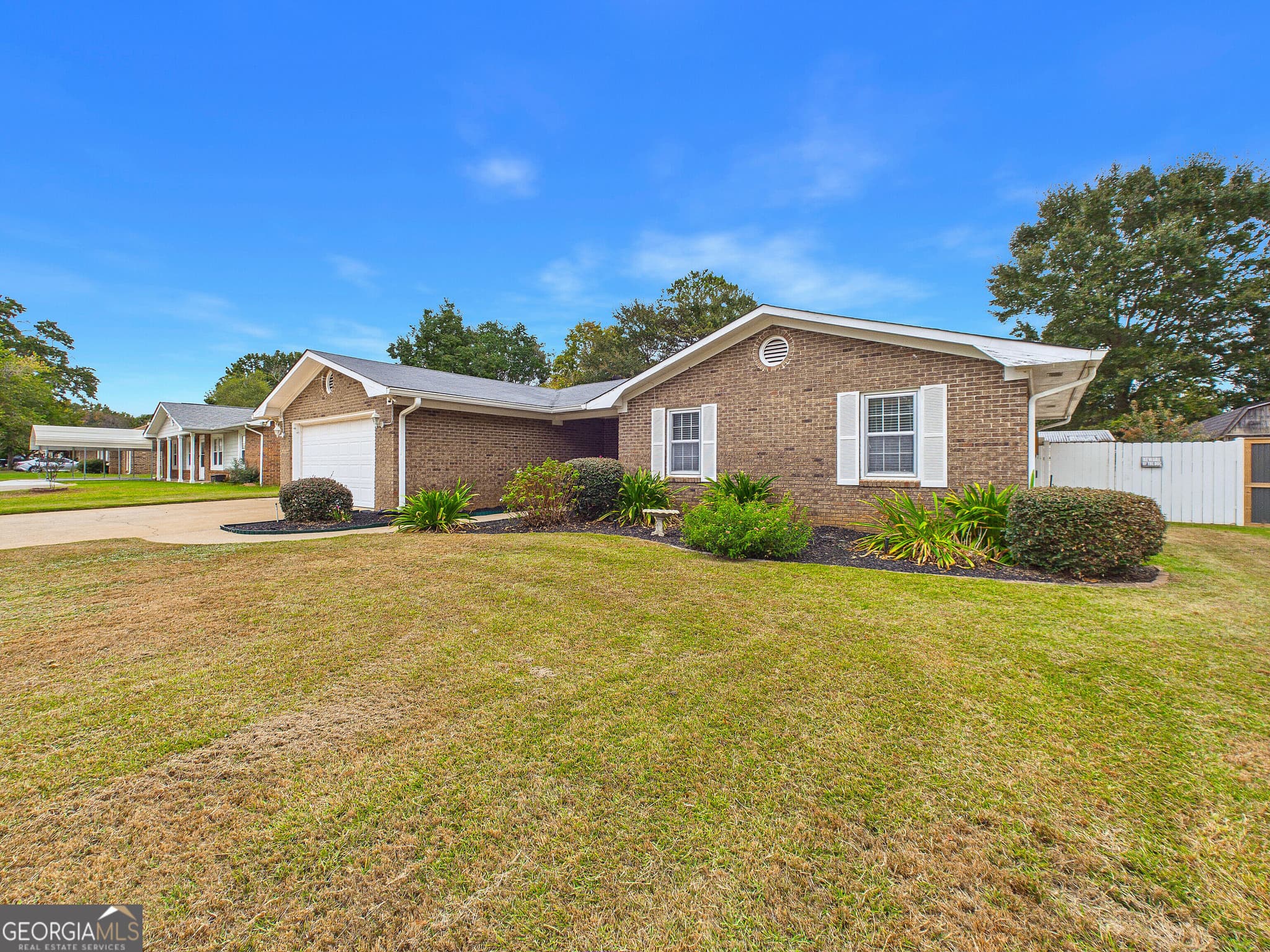 3 bedroom, 2 bathroom, 1,163 sq ft single family residence for sale at 204 Scarborough Road, Centerville, GA 31028 — photo 4