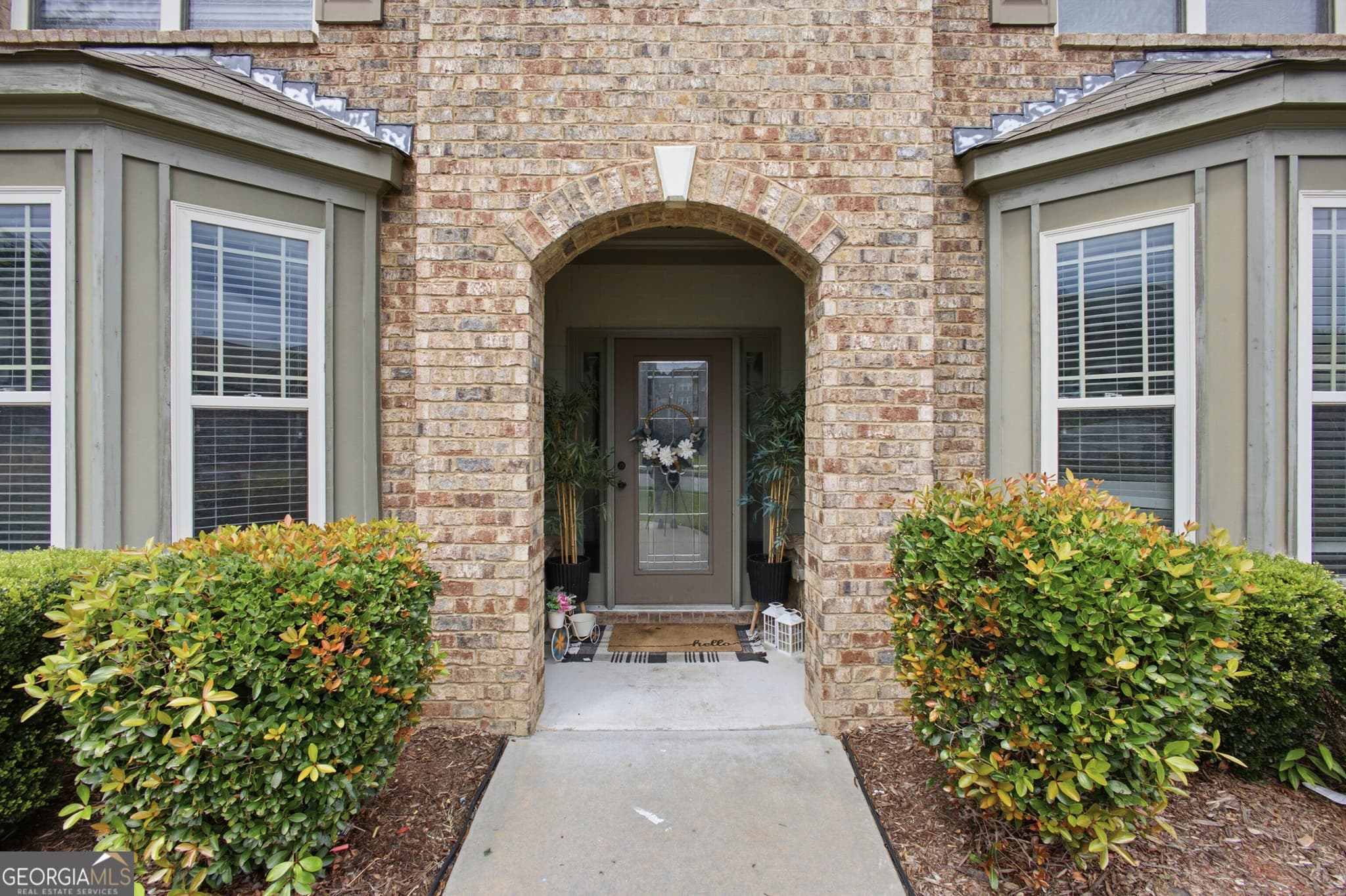 5 bedroom, 4 bathroom, 3,806 sq ft single family residence for sale at 1382 Skipping Stone Court, Dacula, GA 30019 — photo 2