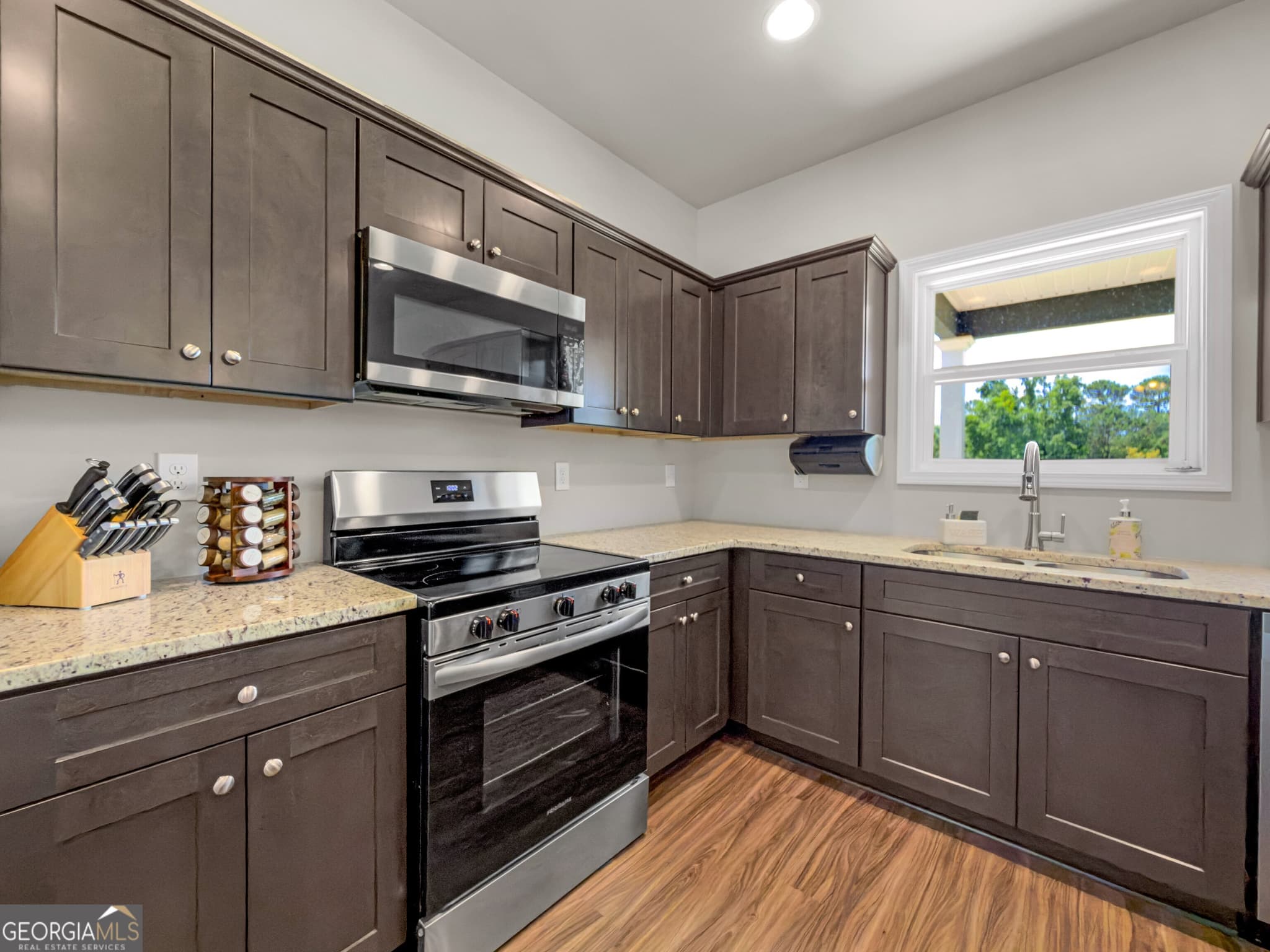 4 bedroom, 2.5 bathroom, 2,360 sq ft single family residence for sale at 553 Old Union Gin Road, Forsyth, GA 31029 — photo 9