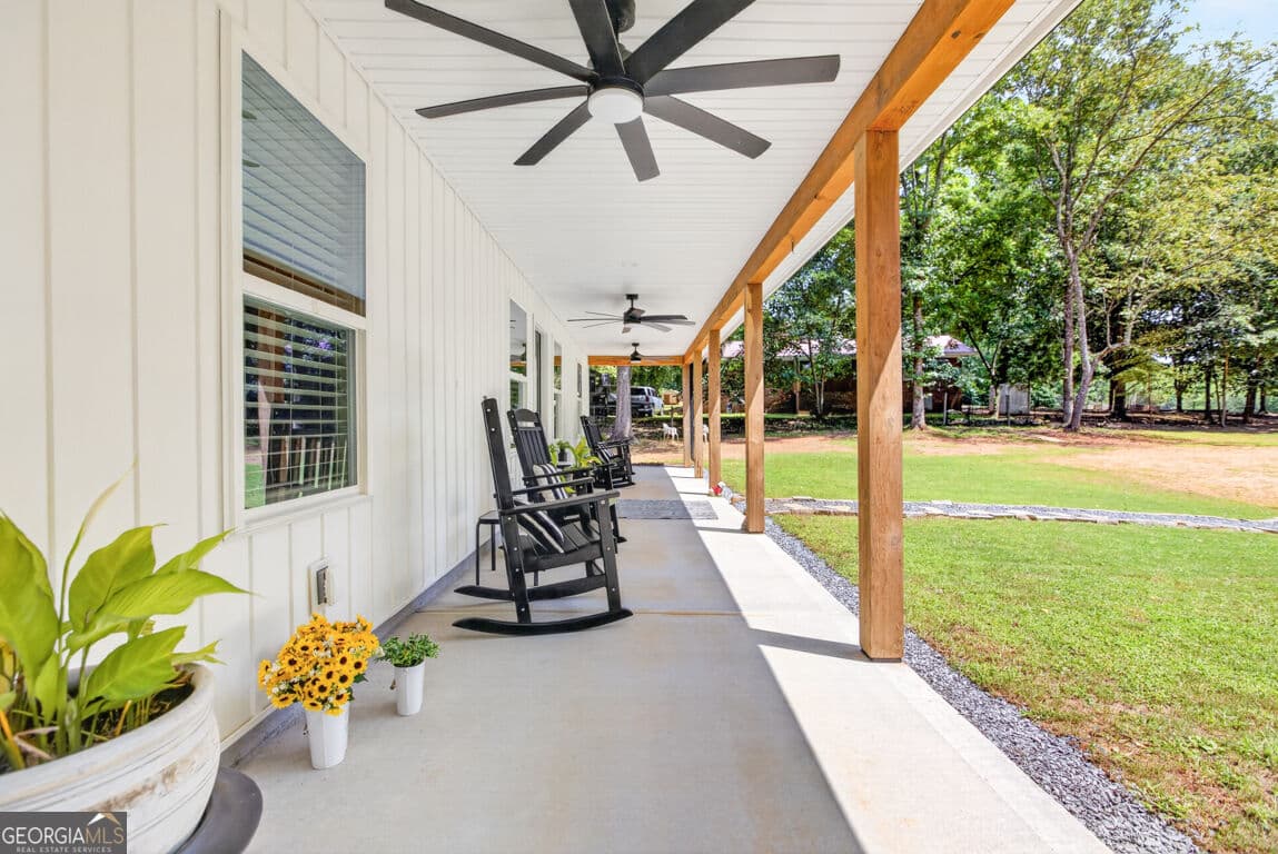3 bedroom, 2 bathroom, 1,518 sq ft single family residence for sale at 206 Lake Oglethorpe Drive, Arnoldsville, GA 30619 — photo 9