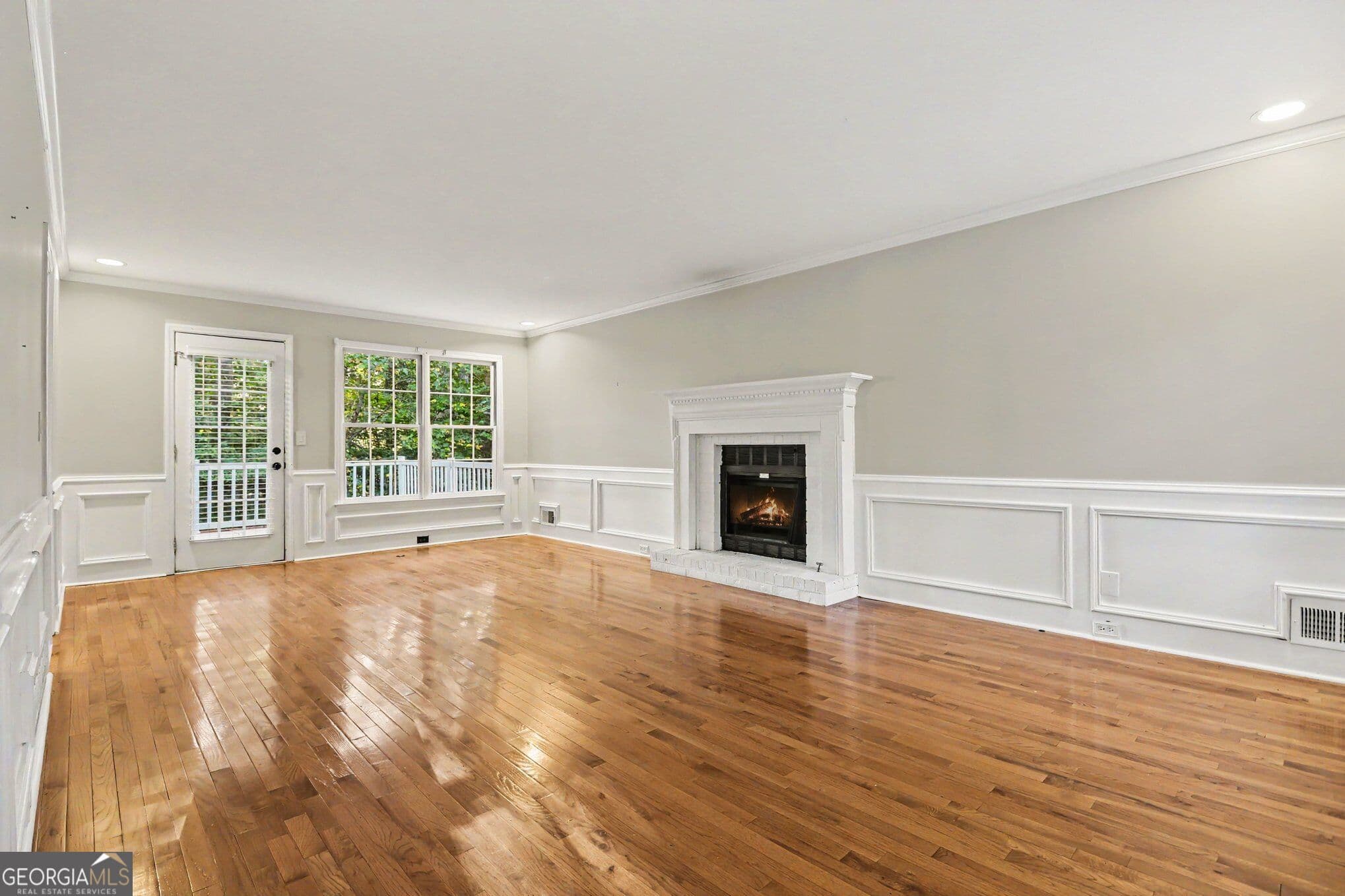 3 bedroom, 2.5 bathroom, 1,882 sq ft single family residence for sale at 3514 Nettle Lane, Roswell, GA 30075 — photo 3