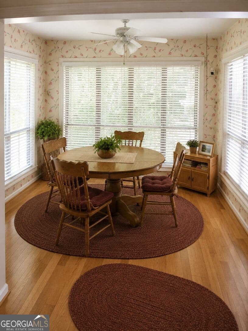 4 bedroom, 3 bathroom, 2,266 sq ft single family residence for sale at 370 Soft Pine Trail, Roswell, GA 30076 — photo 6