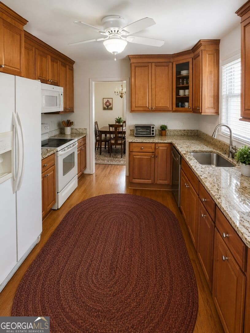 4 bedroom, 3 bathroom, 2,266 sq ft single family residence for sale at 370 Soft Pine Trail, Roswell, GA 30076 — photo 5