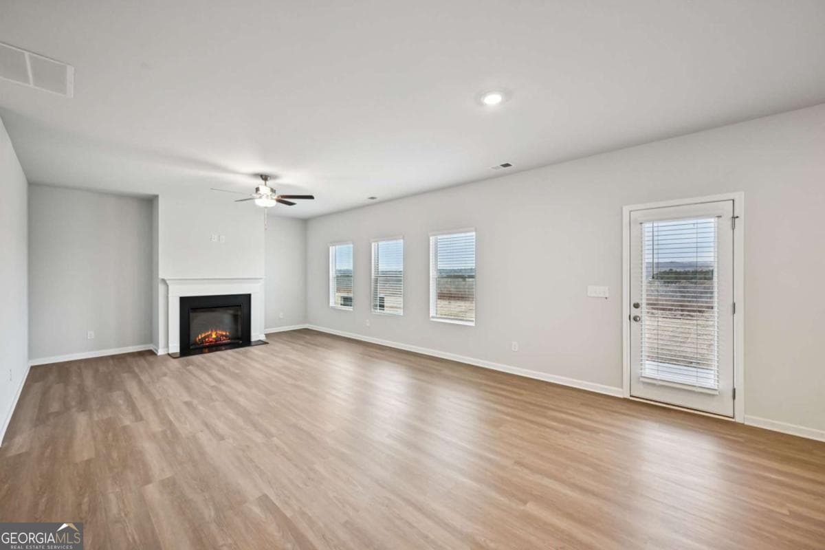 5 bedroom, 3.5 bathroom, 2,395 sq ft single family residence for sale at 395 Cedar Wood Trace, Winder, GA 30680 — photo 8