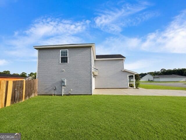 4 bedroom, 2.5 bathroom, 1,952 sq ft single family residence for sale at 113 Thoroughbred Drive, Guyton, GA 31312 — photo 2