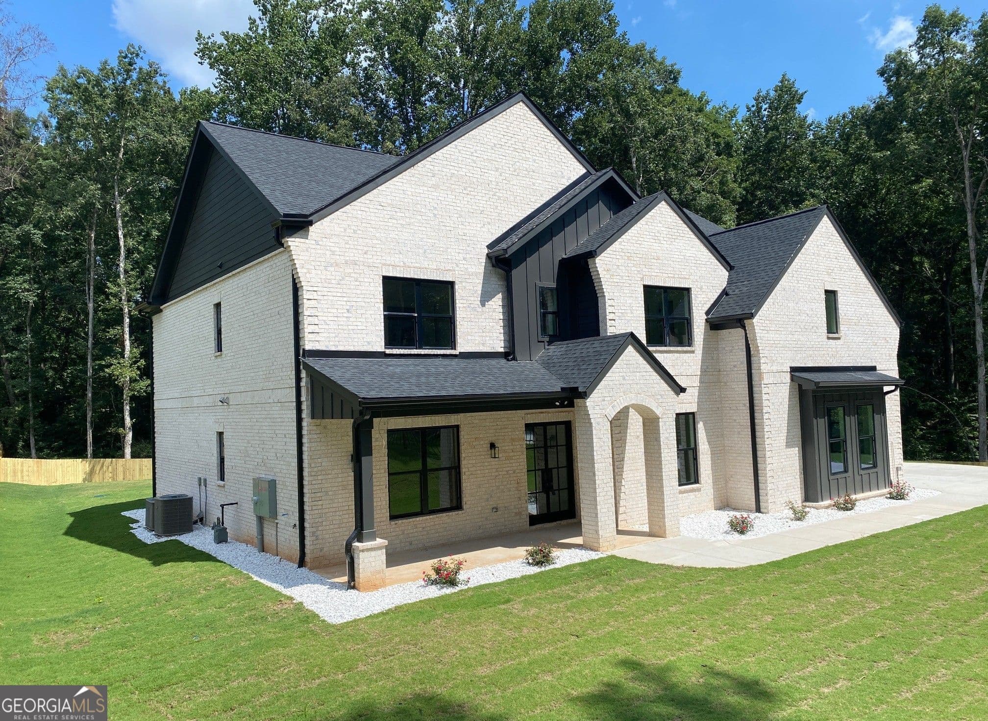 5 bedroom, 5.5 bathroom, 4,800 sq ft single family residence for sale at 1560 Ewing Chapel Road, Dacula, GA 30019 — photo 2