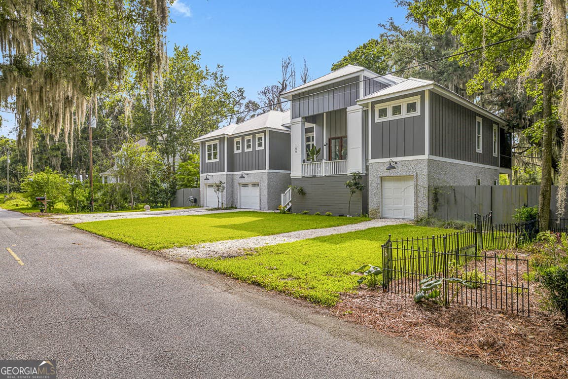 3 bedroom, 3.5 bathroom, 3,200 sq ft single family residence for sale at 100 Virginia, St. Simons, GA 31522 — photo 3