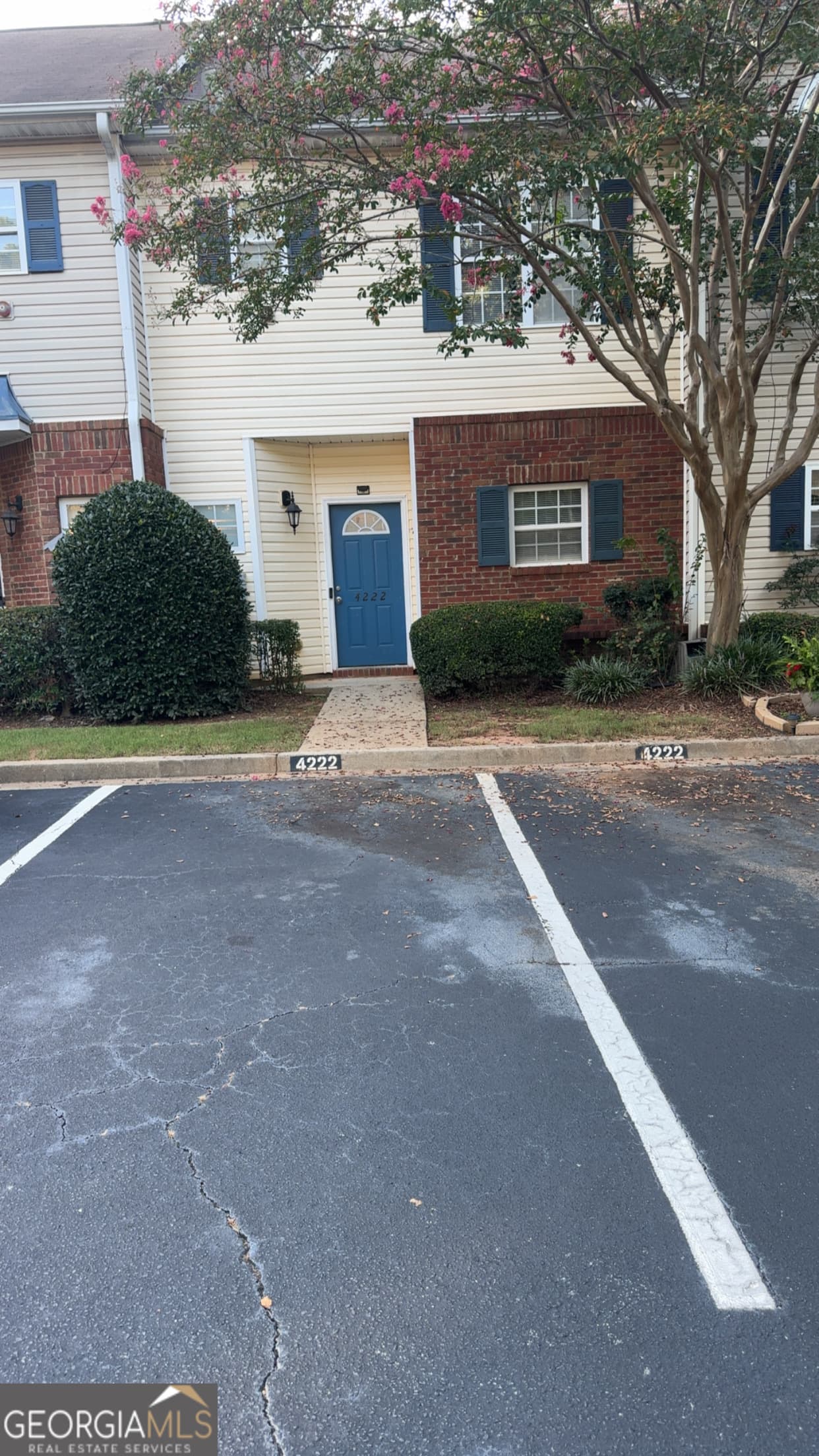3 bedroom, 2.5 bathroom, 1,186 sq ft townhouse for sale at 4222 Quailbrook Court 4222, Tucker, GA 30084 — photo 1 of 19