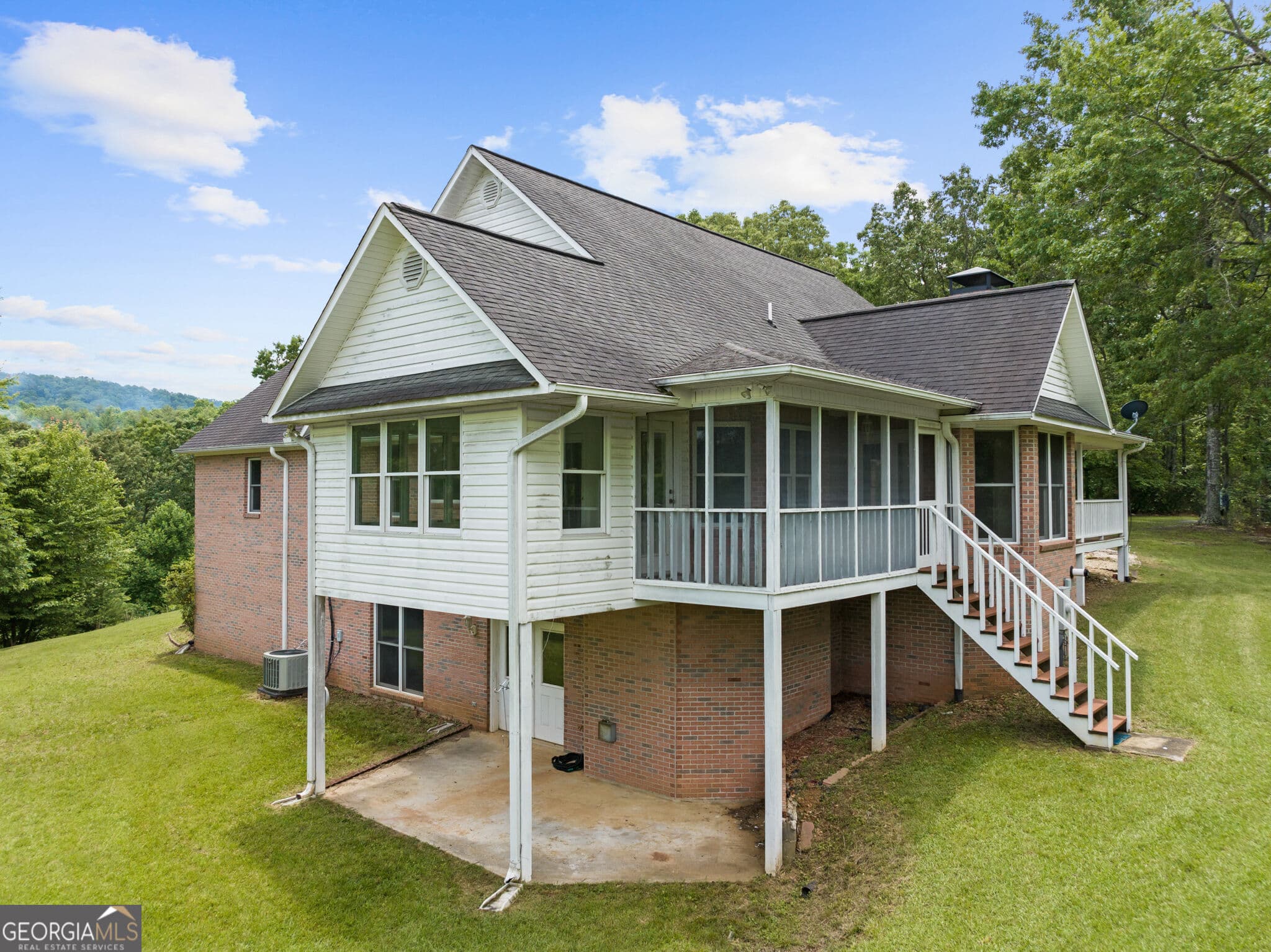 3 bedroom, 2 bathroom, 4,437 sq ft single family residence under contract at 177 - H Shangri La Drive, Mineral Bluff, GA 30559 — photo 3