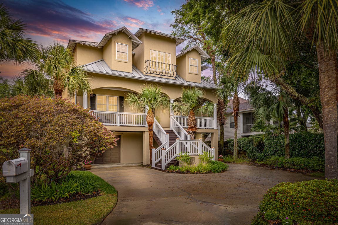 4 bedroom, 5 bathroom, 3,468 sq ft single family residence sold at 135 Compass Point Drive, St. Simons, GA 31522